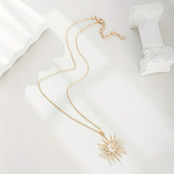 NEW! Gold Sun and Moon Pendant Necklace - Picture 4 of 5